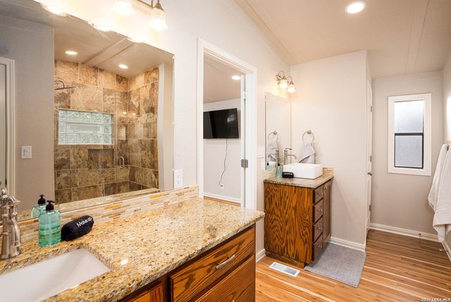 511 FOREST HILL ST, Canyon Lake, TX 78133