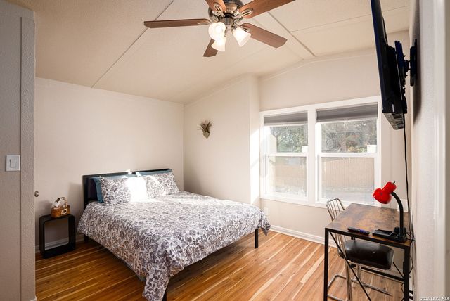 511 FOREST HILL ST, Canyon Lake, TX 78133