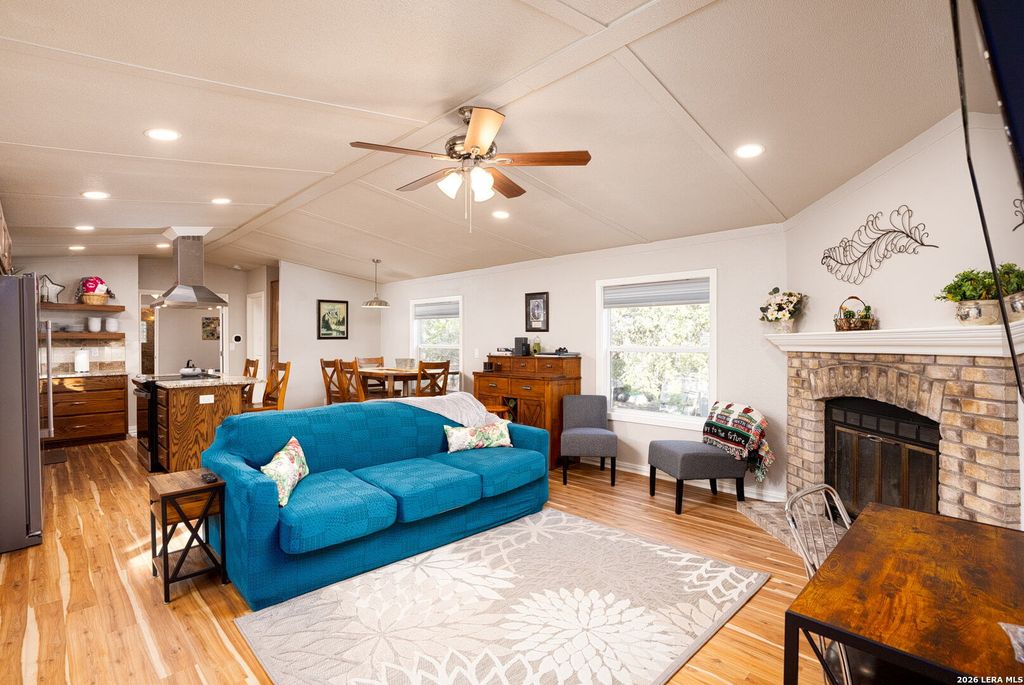 511 FOREST HILL ST, Canyon Lake, TX 78133