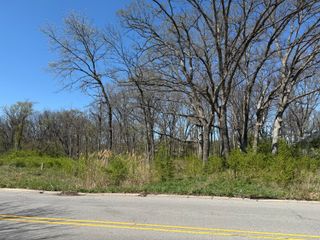 1190 E Greenview Place, Crown Point, IN 46307