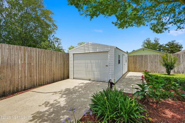 8511 FROST Street N, Jacksonville, FL 32221