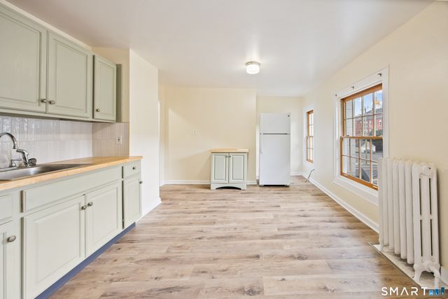 226 Meadow Street 2nd Floor, Naugatuck, CT 06770