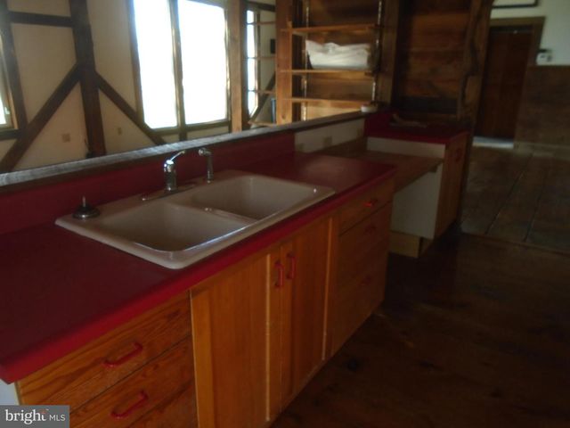 679 GRANGE RD, Bernville, PA 19506