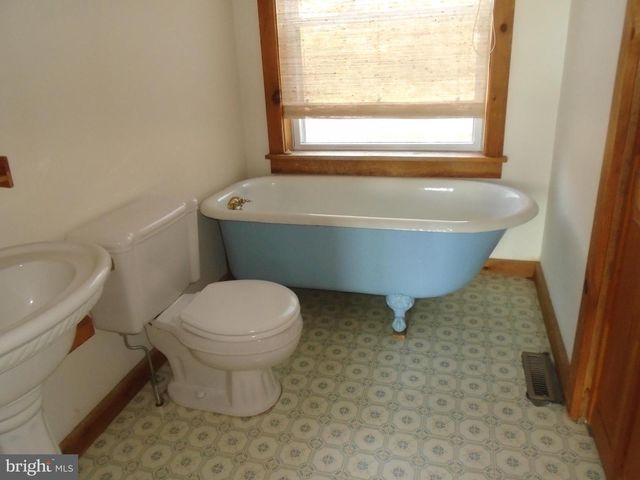 679 GRANGE RD, Bernville, PA 19506