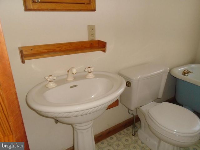 679 GRANGE RD, Bernville, PA 19506