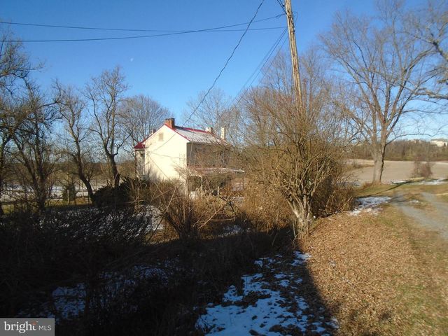 679 GRANGE RD, Bernville, PA 19506