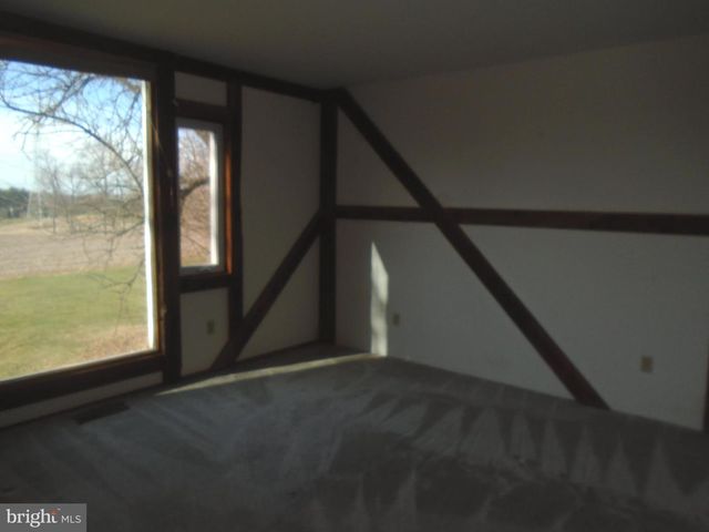 679 GRANGE RD, Bernville, PA 19506