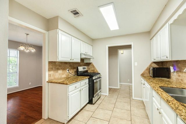 129 La Laja Drive, Angleton, TX 77515