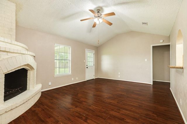 129 La Laja Drive, Angleton, TX 77515