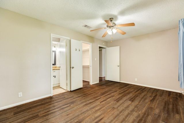129 La Laja Drive, Angleton, TX 77515