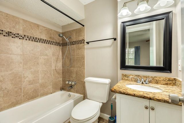 129 La Laja Drive, Angleton, TX 77515