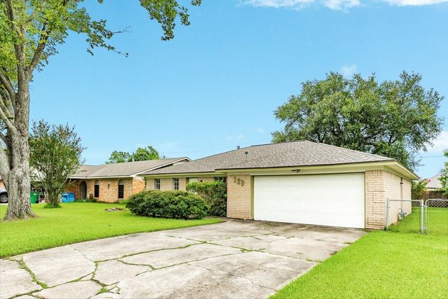 129 La Laja Drive, Angleton, TX 77515