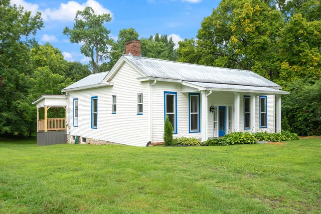 117 W End Ave, Centerville, TN 37033