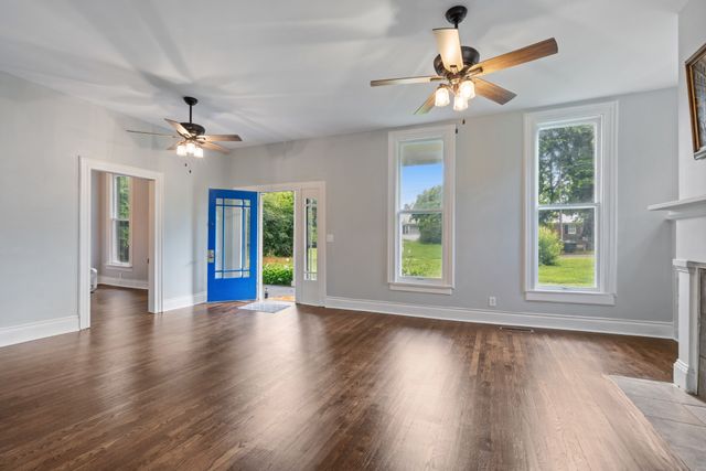 117 W End Ave, Centerville, TN 37033