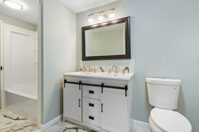117 W End Ave, Centerville, TN 37033