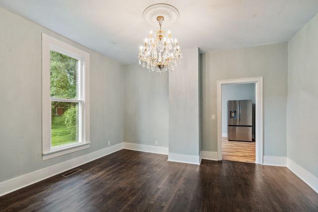 117 W End Ave, Centerville, TN 37033