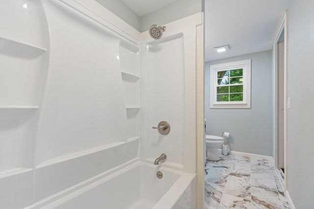 117 W End Ave, Centerville, TN 37033