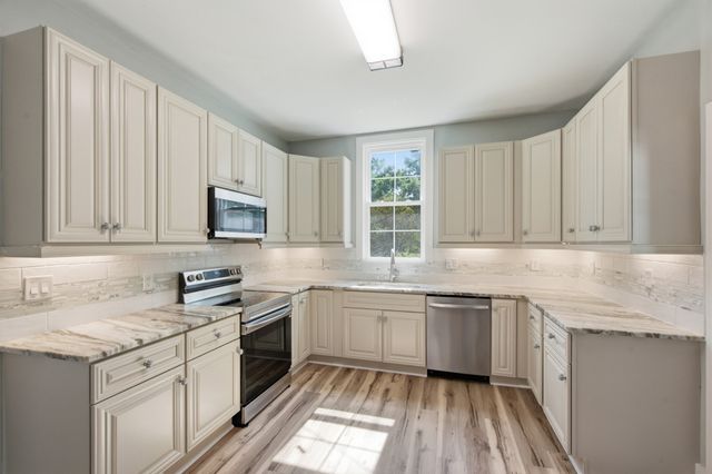 117 W End Ave, Centerville, TN 37033