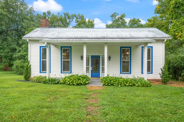 117 W End Ave, Centerville, TN 37033