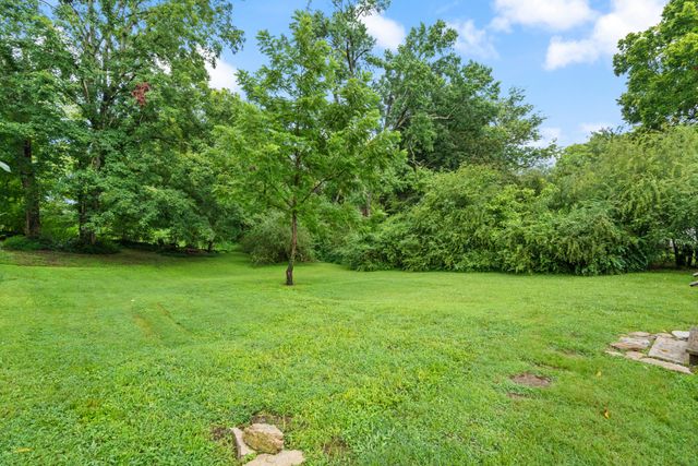 117 W End Ave, Centerville, TN 37033