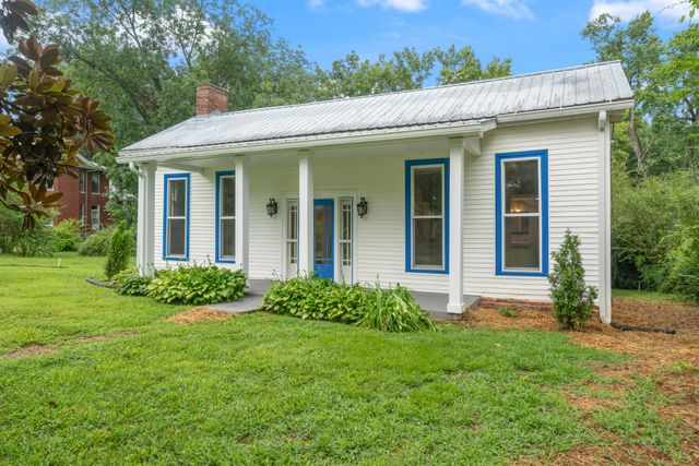 117 W End Ave, Centerville, TN 37033