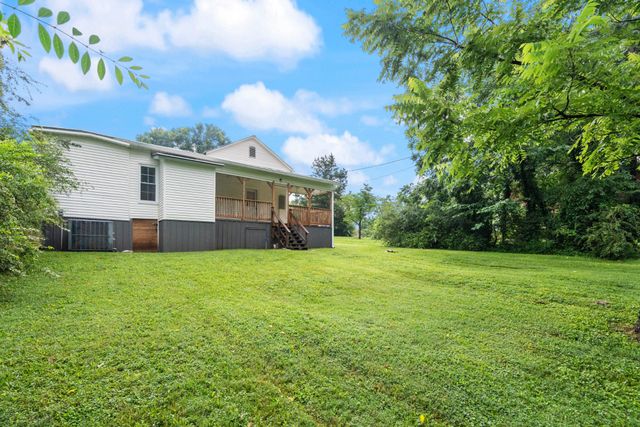 117 W End Ave, Centerville, TN 37033