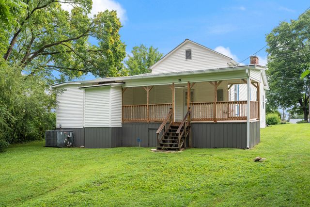 117 W End Ave, Centerville, TN 37033