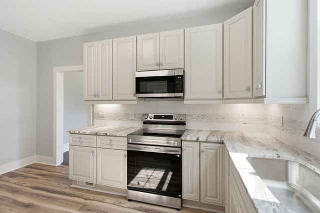 117 W End Ave, Centerville, TN 37033