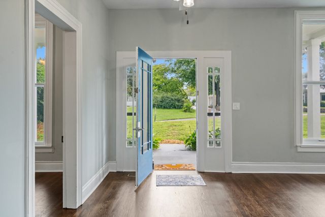 117 W End Ave, Centerville, TN 37033