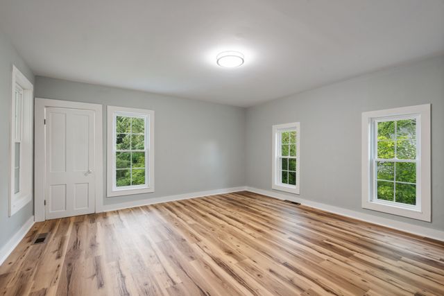 117 W End Ave, Centerville, TN 37033