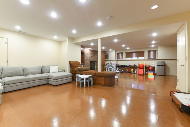 4709 Royal Melbourne Drive, Long Grove, IL 60047