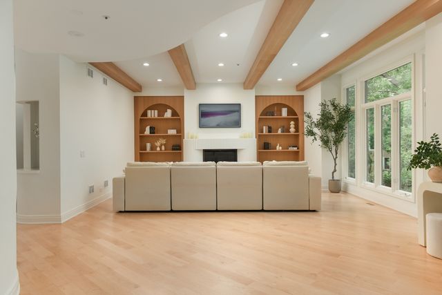 4709 Royal Melbourne Drive, Long Grove, IL 60047