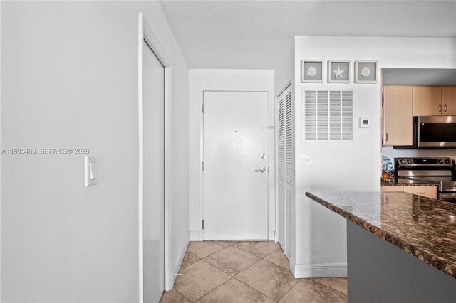 6917 Collins Ave 1609, Miami Beach, FL 33141