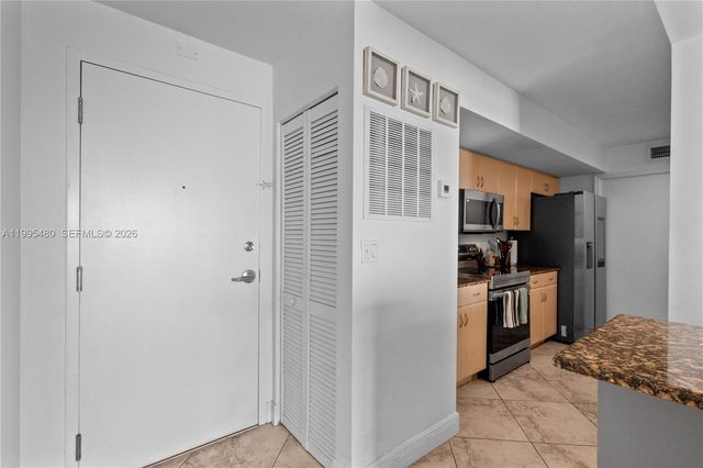 6917 Collins Ave 1609, Miami Beach, FL 33141