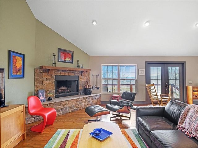 330 County Road 102, Eureka Springs, AR 72632