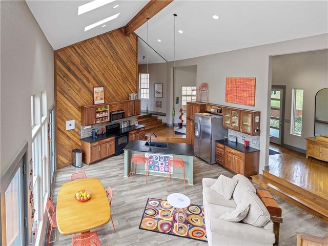 330 County Road 102, Eureka Springs, AR 72632