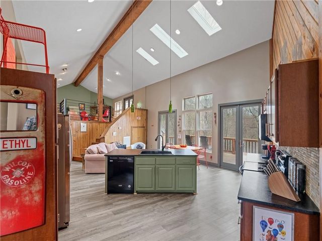 330 County Road 102, Eureka Springs, AR 72632