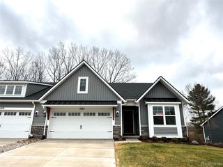 1085 Camellia Circle 32, Marion Township, MI 48843