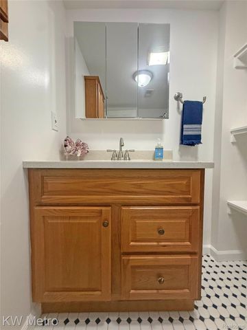 10800 Holland Road, Taylor, MI 48180