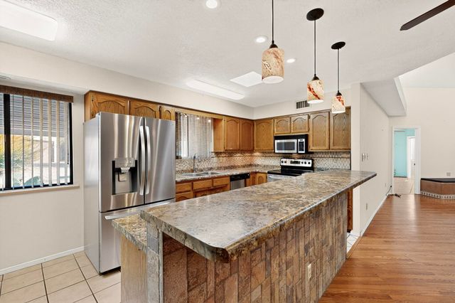 1101 Calle Del Valle, Rio Communities, NM 87002