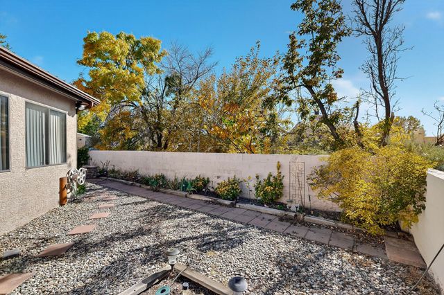 1101 Calle Del Valle, Rio Communities, NM 87002