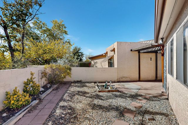 1101 Calle Del Valle, Rio Communities, NM 87002