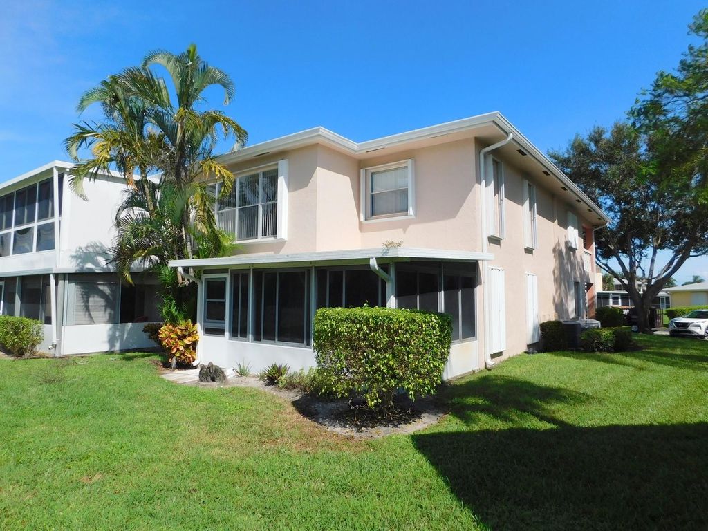 1740 NW 19th Ter 201, Delray Beach, FL 33445