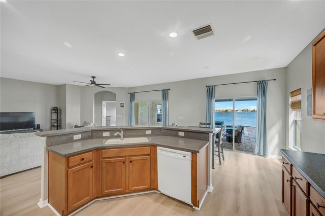 1834 MIRA LAGO CIRCLE, Ruskin, FL 33570