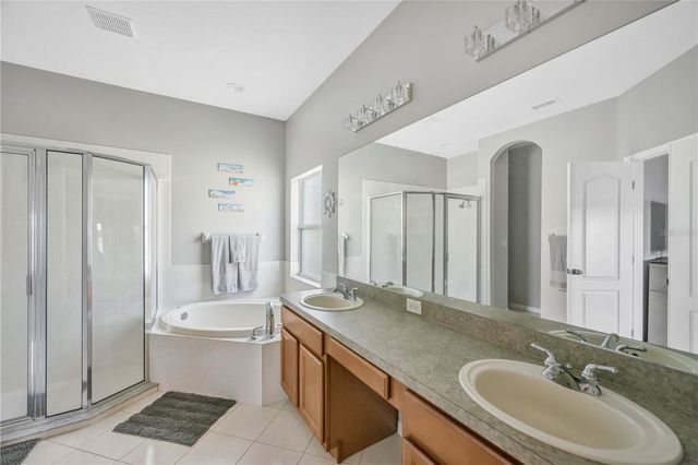 1834 MIRA LAGO CIRCLE, Ruskin, FL 33570