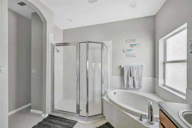 1834 MIRA LAGO CIRCLE, Ruskin, FL 33570