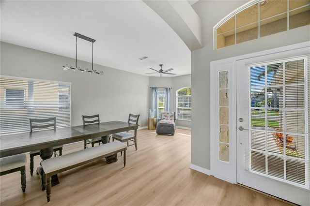 1834 MIRA LAGO CIRCLE, Ruskin, FL 33570