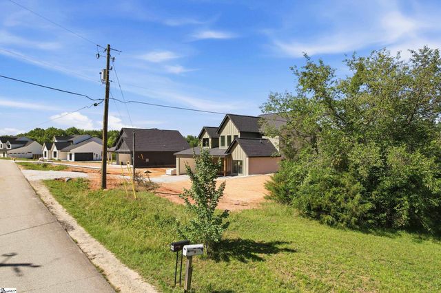 41 Burns Road, Travelers Rest, SC 29690