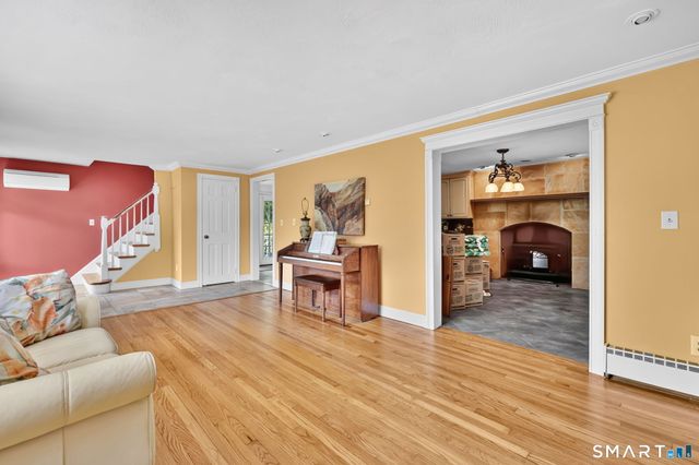 33 Chambers Street, Manchester, CT 06042