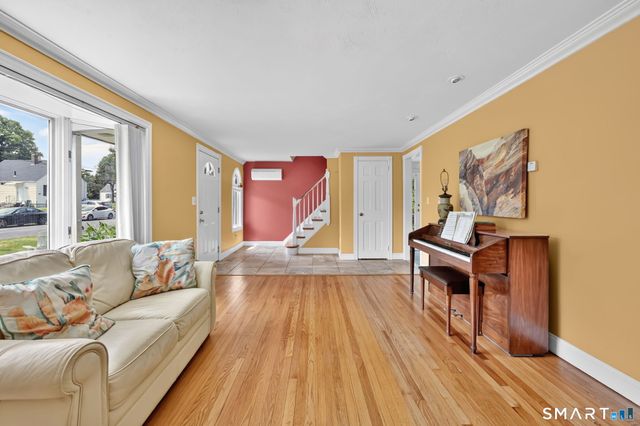 33 Chambers Street, Manchester, CT 06042